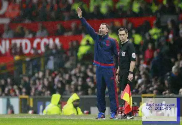 Ryan Giggs coached Manchester United players from touchline while Louis van Gaal stayed on bench during Norwich loss